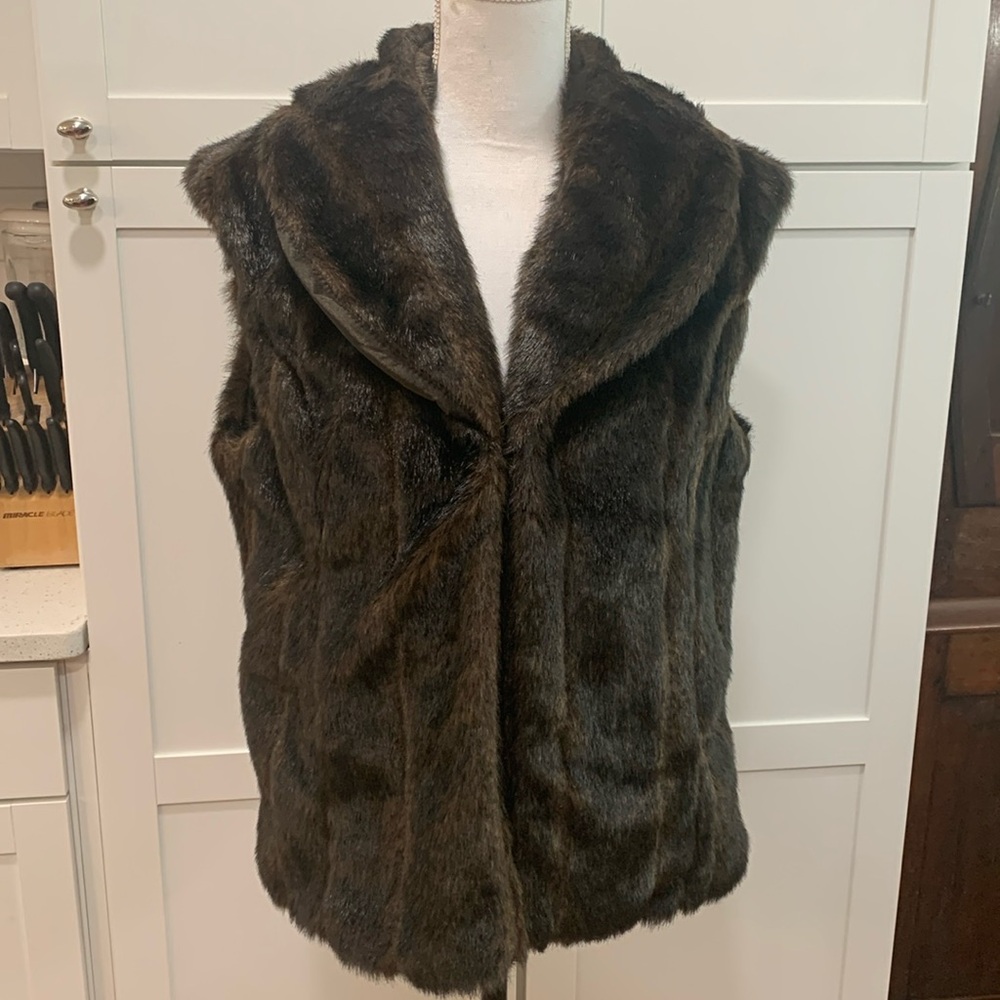 Ladies faux fur vest